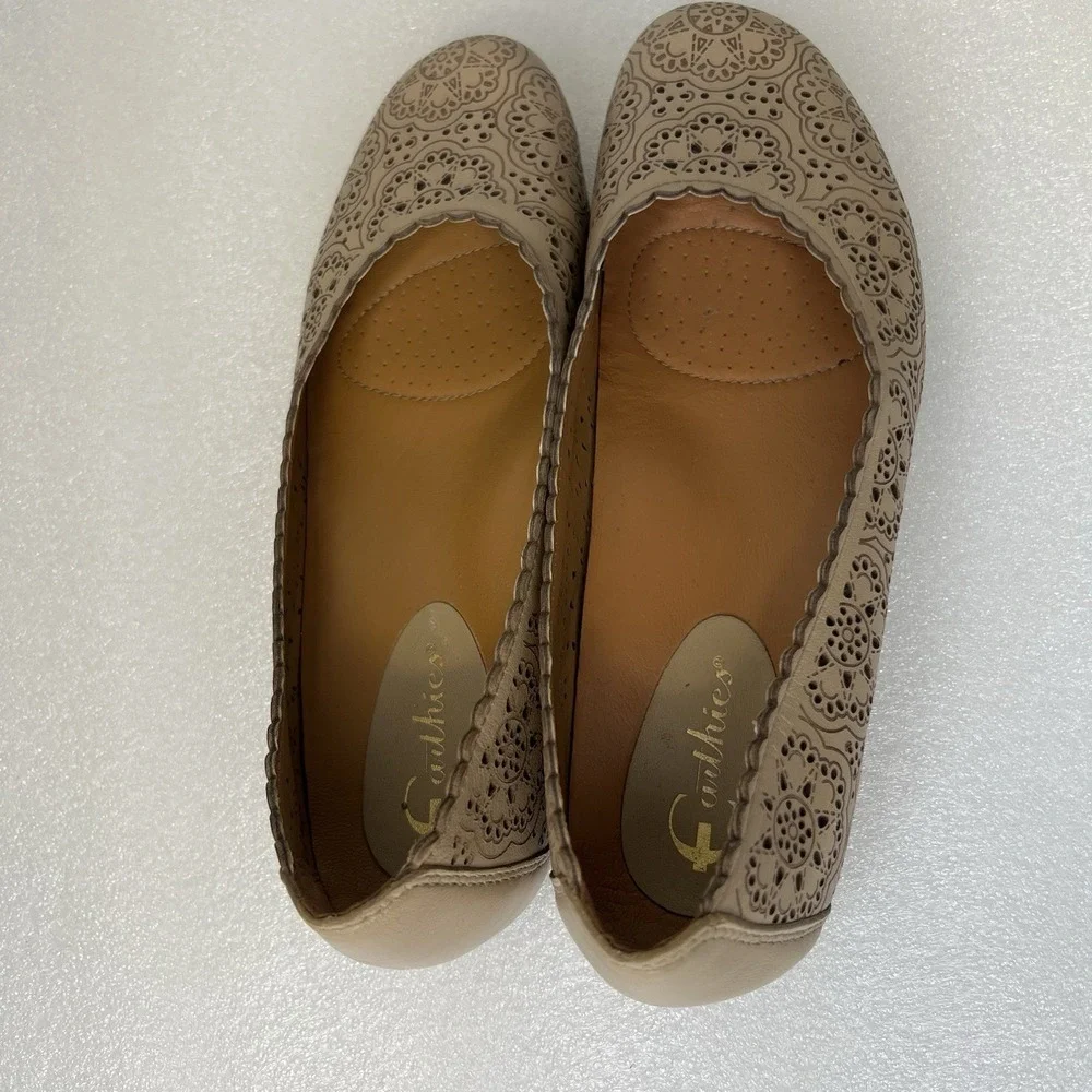 Women's Earthies Bindi Biscuit Ballet Flats Shoes Sz 9 Comfort Laser Cut
